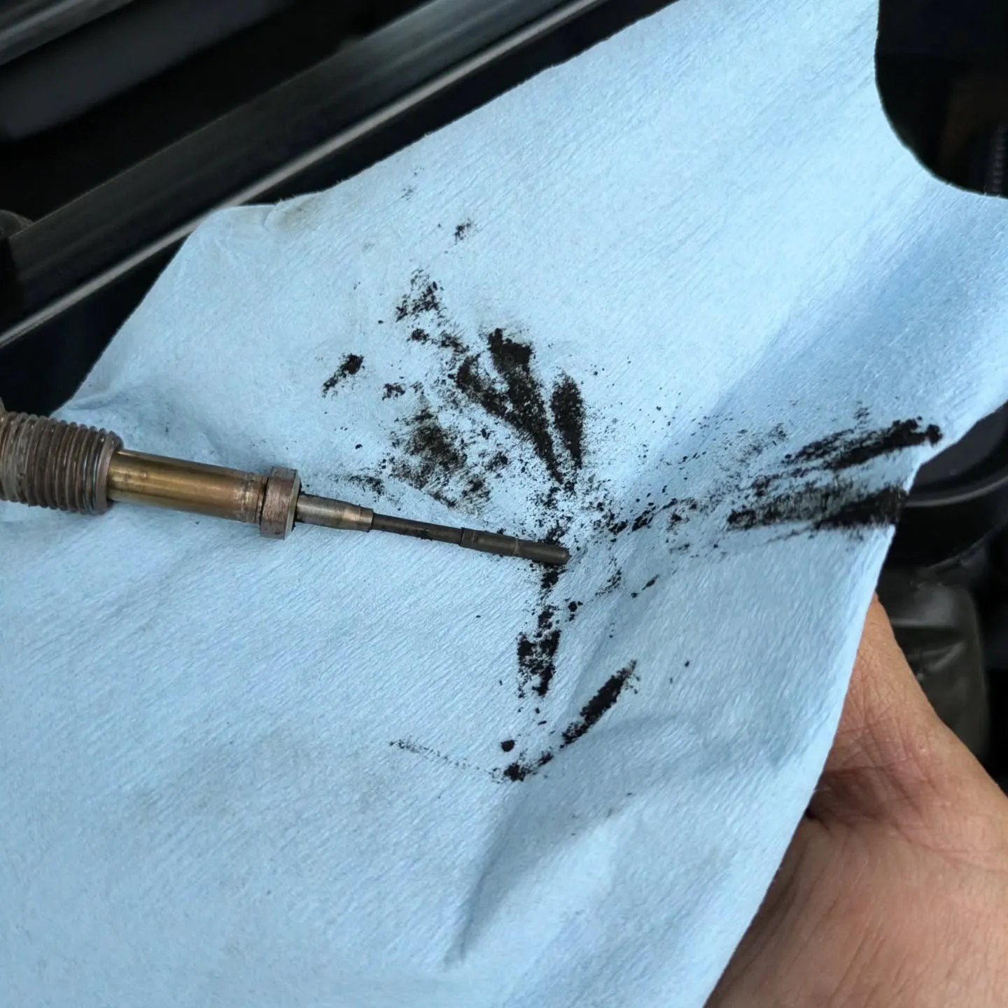 BMW X1 F48 ディーゼルエンジンの修理風景🌴