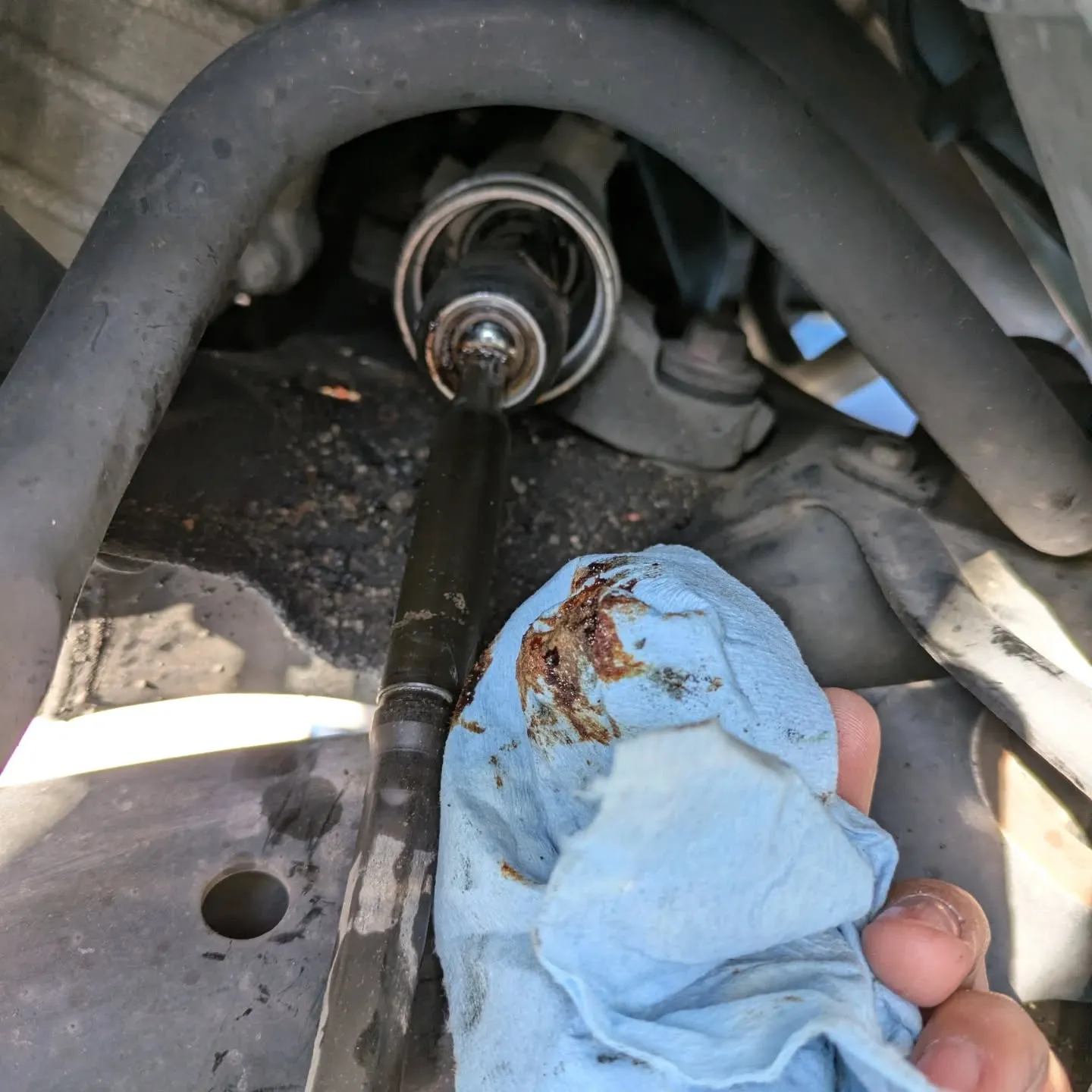 トヨタ・セリカのステアリングラックブーツの交換風景🌴