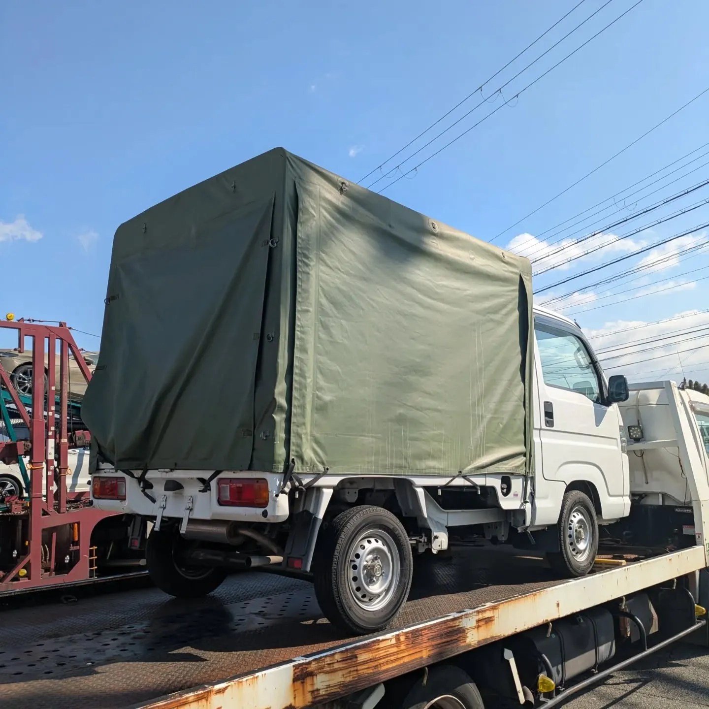 本日は仕入れ車両のお迎え🚌